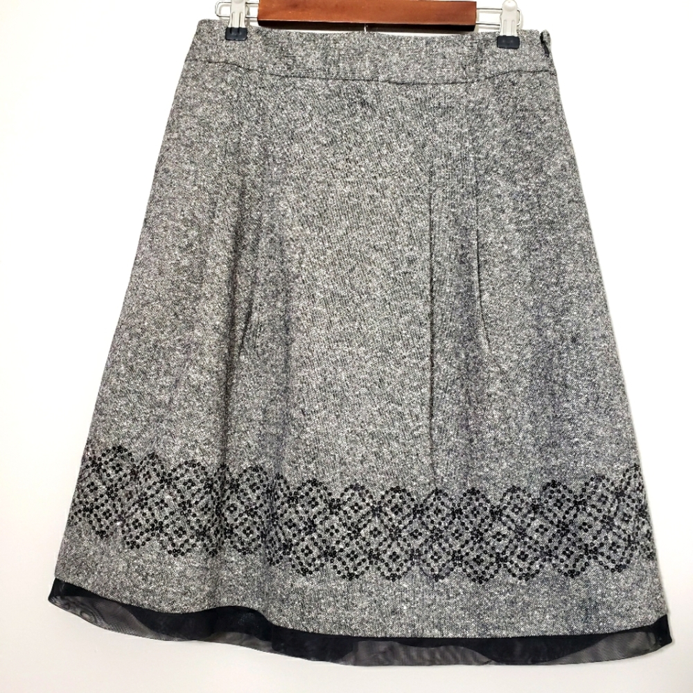 LOFT  grey wool skirt with embellishments in size 6